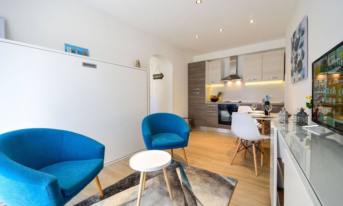 Sarsoni House | Beautiful private villa for 2 guests with A/C, WIFI, TV and terrace