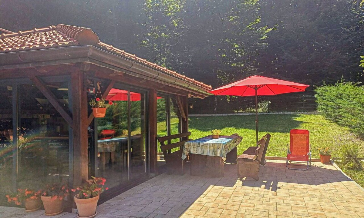 Benkovac Fuzinski House | Beautiful private villa for 5 people with hot tub, WIFI, A/C, TV, terrace and pets allowed