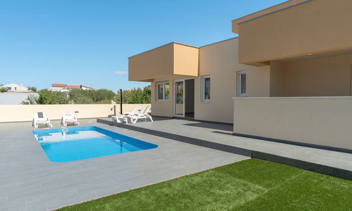 Bibinje Villa | Beautiful private villa for 8 guests with WIFI, A/C, private pool, TV and terrace