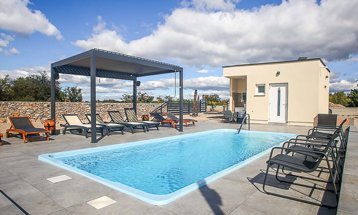 Bristane House | Beautiful (sta)caravan in Drnis with WiFi