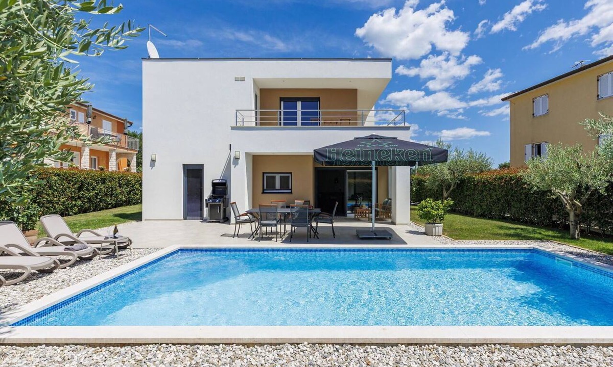 Fiorini House | Beautiful villa for 5 people with WIFI, A/C, private pool, TV and terrace