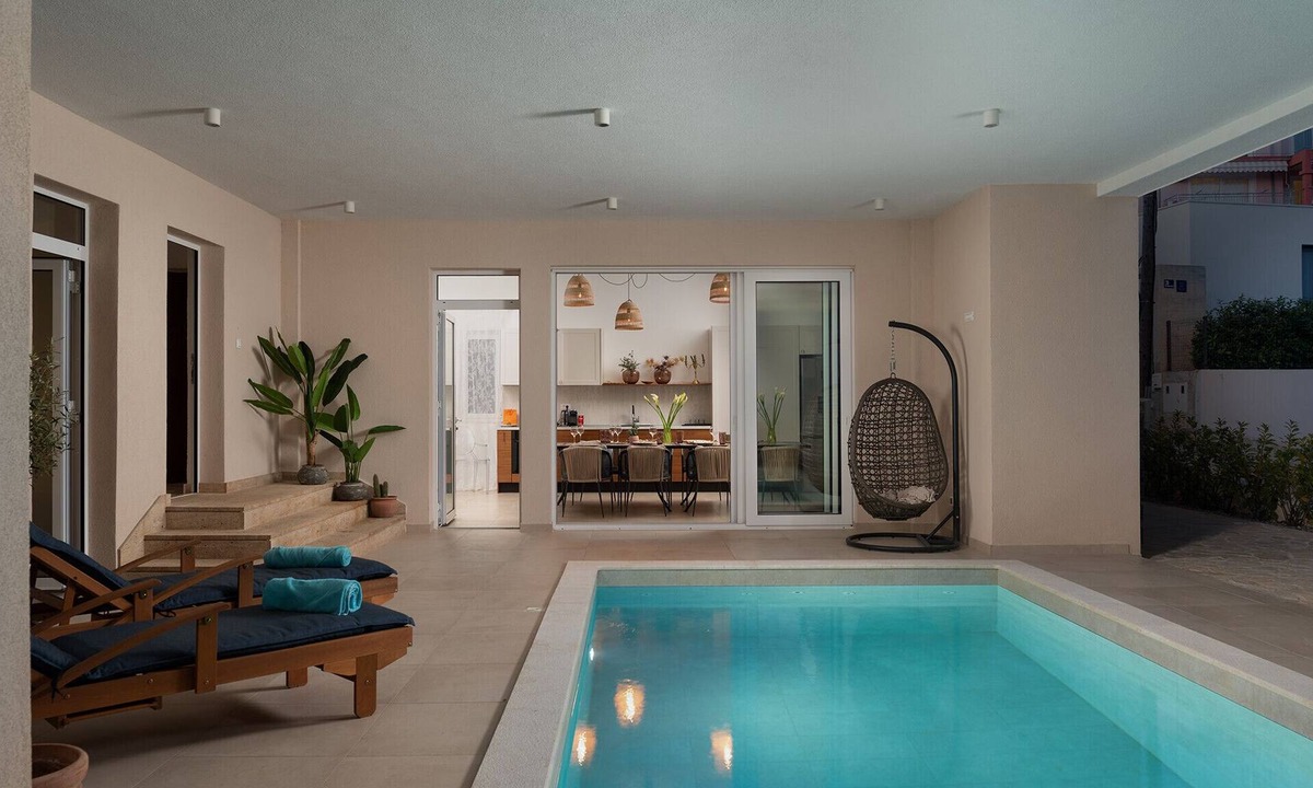 Mravince Villa | Beautiful Villa Naisy