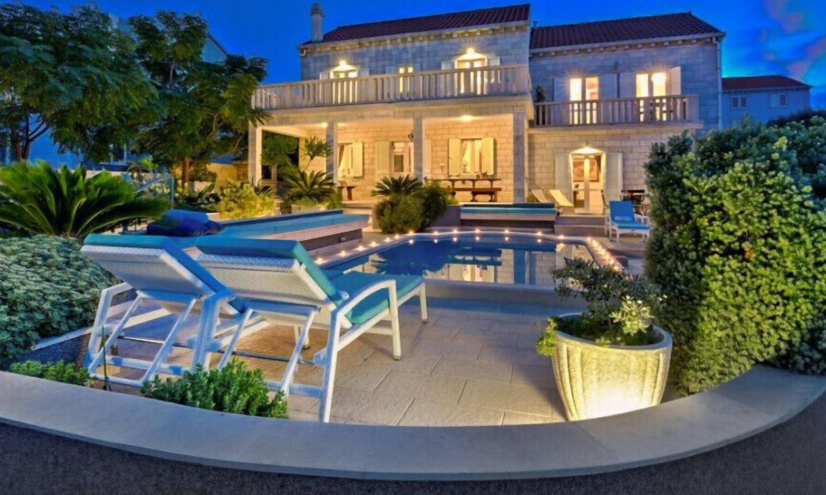 Lumbarda Villa | Beautiful Villa Veritas