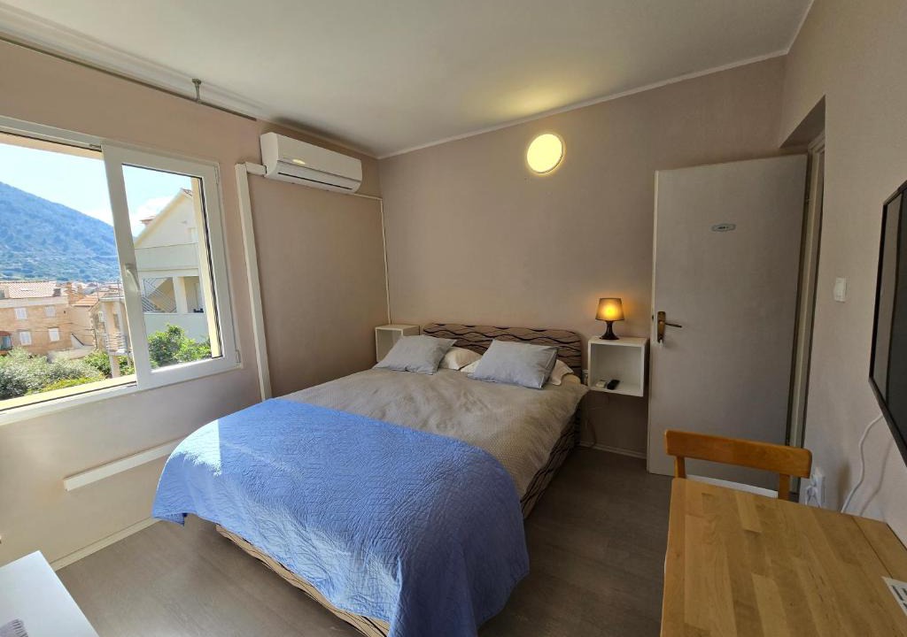 Komiza Bed & Breakfast | Bed and Breakfast BLUE in BLUE, Room GREEN +