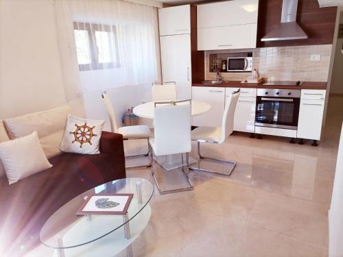 Sveti Jakov Apartment | Bella Stivan