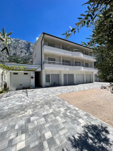 Veliko Brdo House | Beslic Apartments