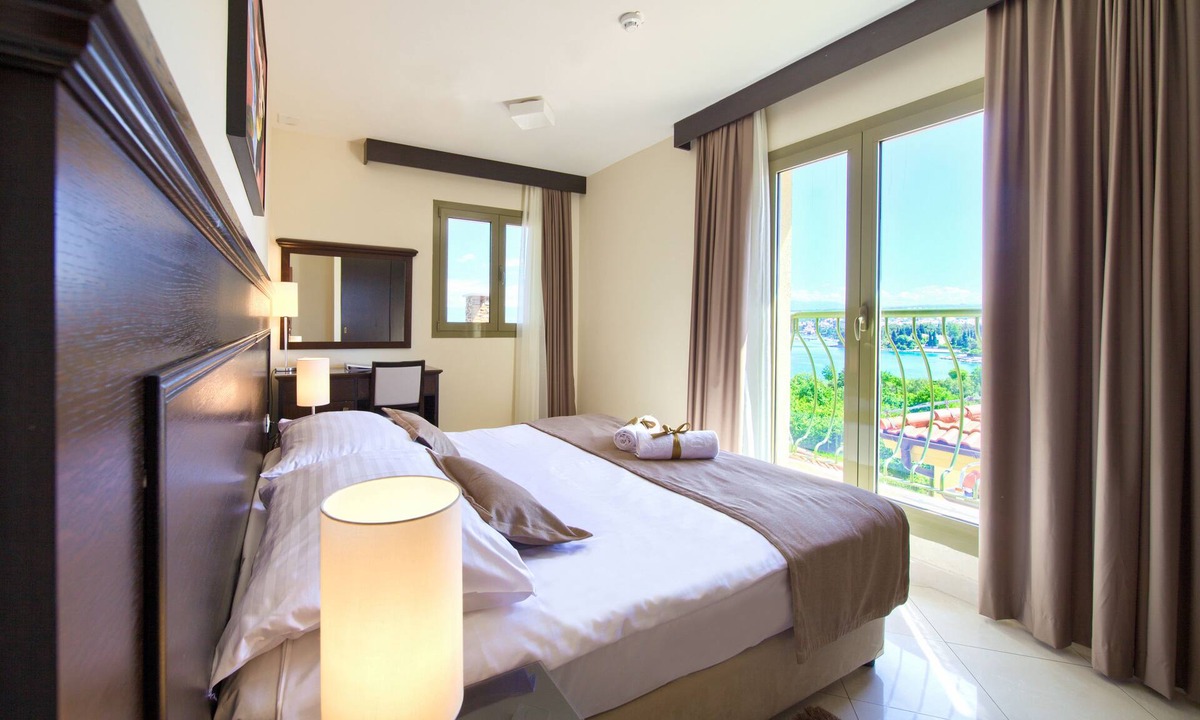 Zidarici Hotel | Blue Waves Resort