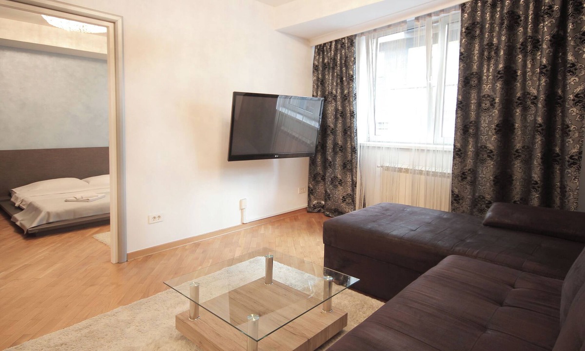 Terazije Apartment | Boho 2-Bedroom Apartment in Strong Center with Private Garage