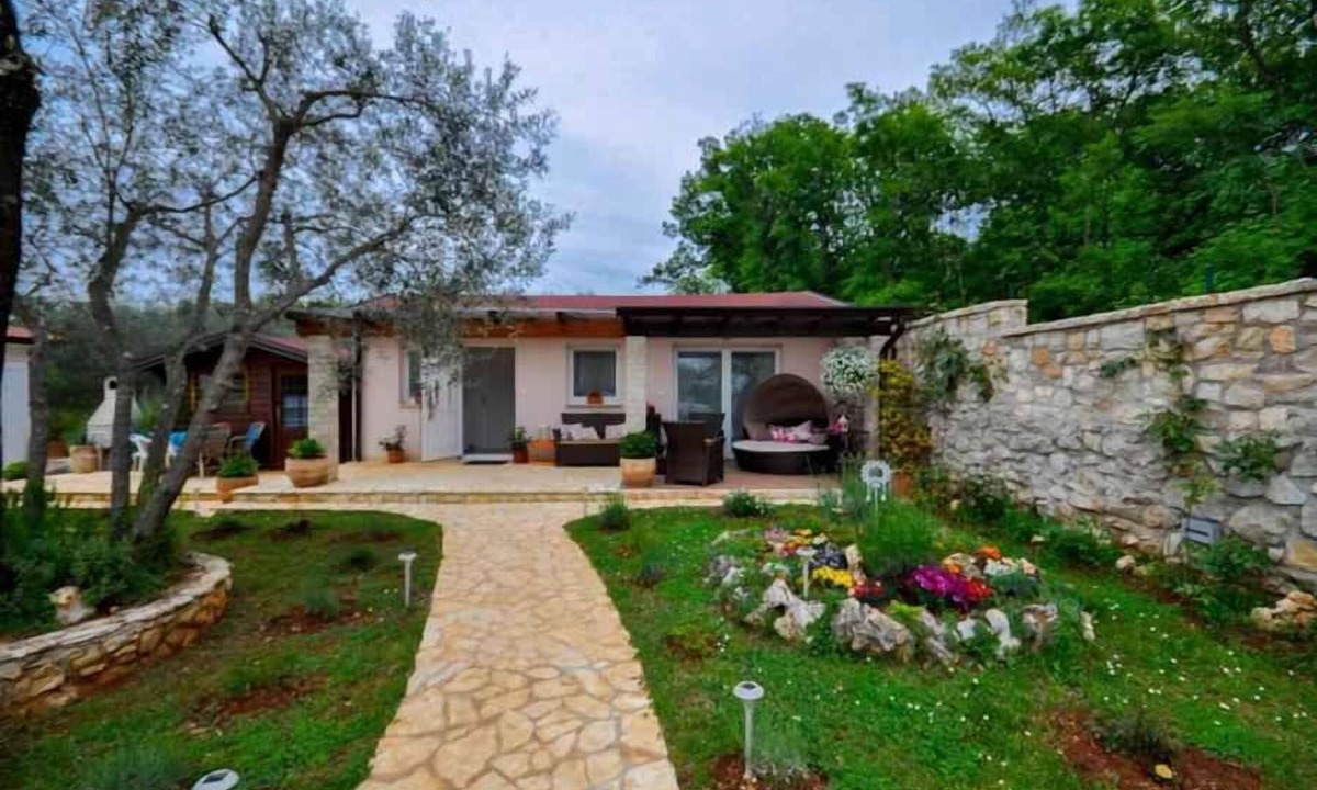 Murine House | Bungalow with terrace and barbecue facilities