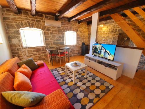 Sveti Bartol House | Casa Leonarda - Old authentic Istrian stone house, near Motovun