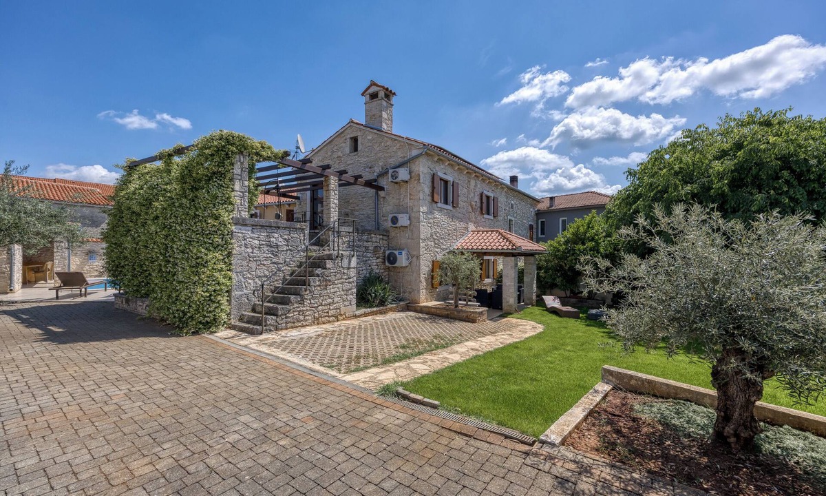 Pinezici Villa | Casa Rustica Felker with private Pool, Krvavići, Croatia
