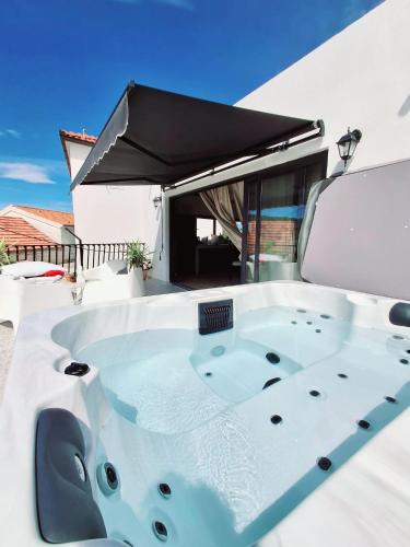 Okrug Donji Villa | -CasaCalla-large terrace and Jacuzzi