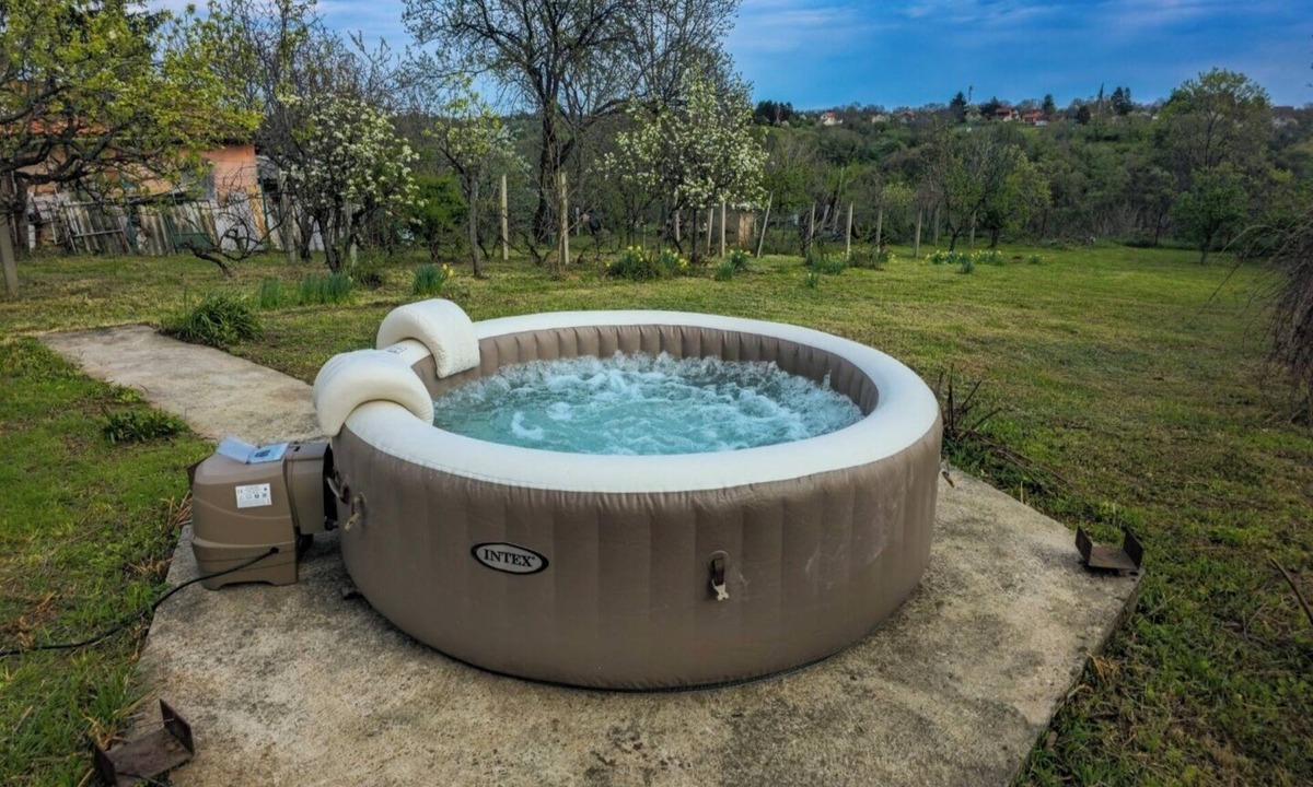 Inija Cottage | Charming 3-bedroom cottage with AC, WiFi in delightful Čortanovci