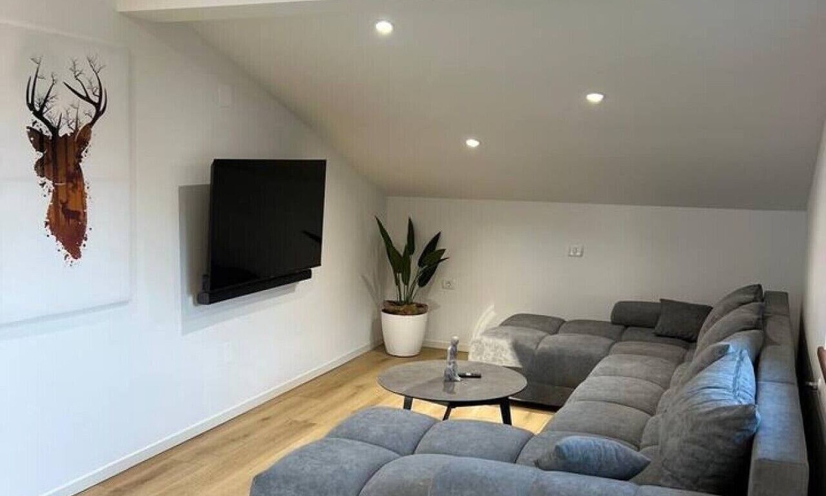 Kambresko Apartment | Charming Alpine Apartment with Sauna