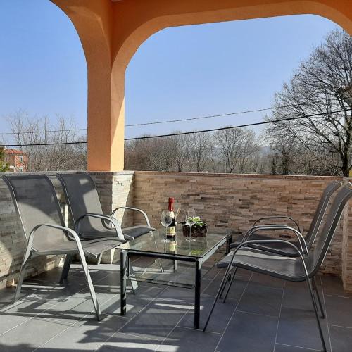 Sveti Anton Apartment | Charming Apartment Angela near Malinska