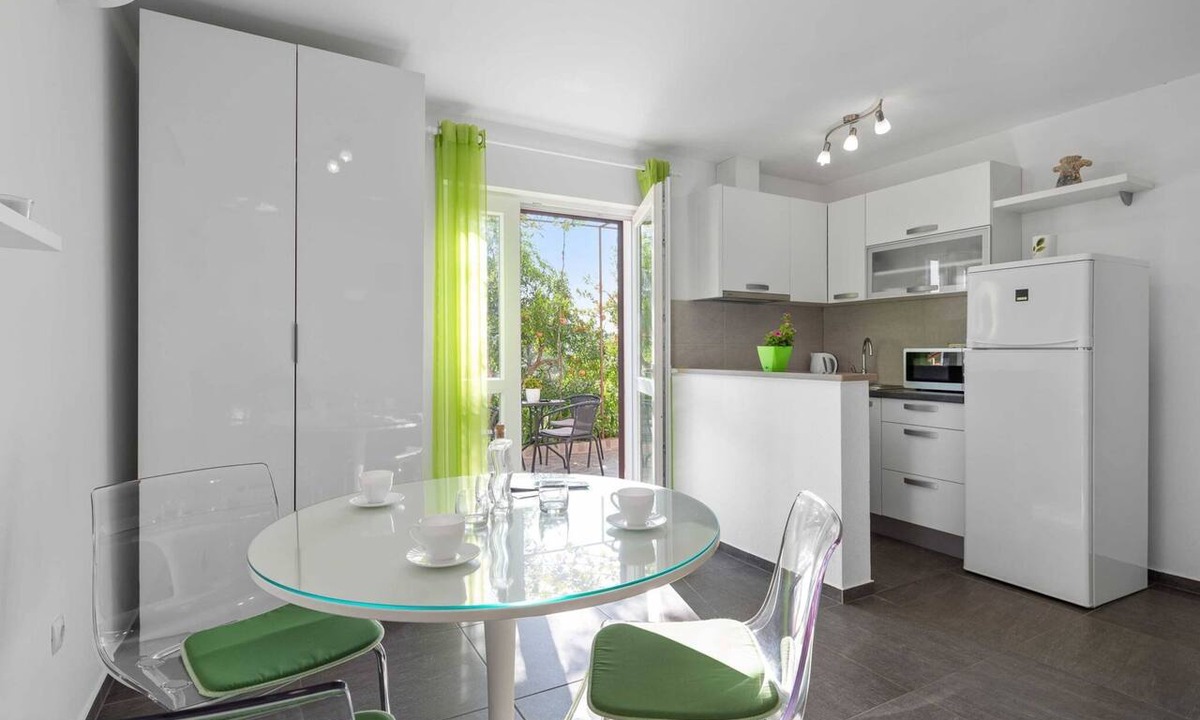 Bilice Apartment | Charming Studio Apartment in Bilice