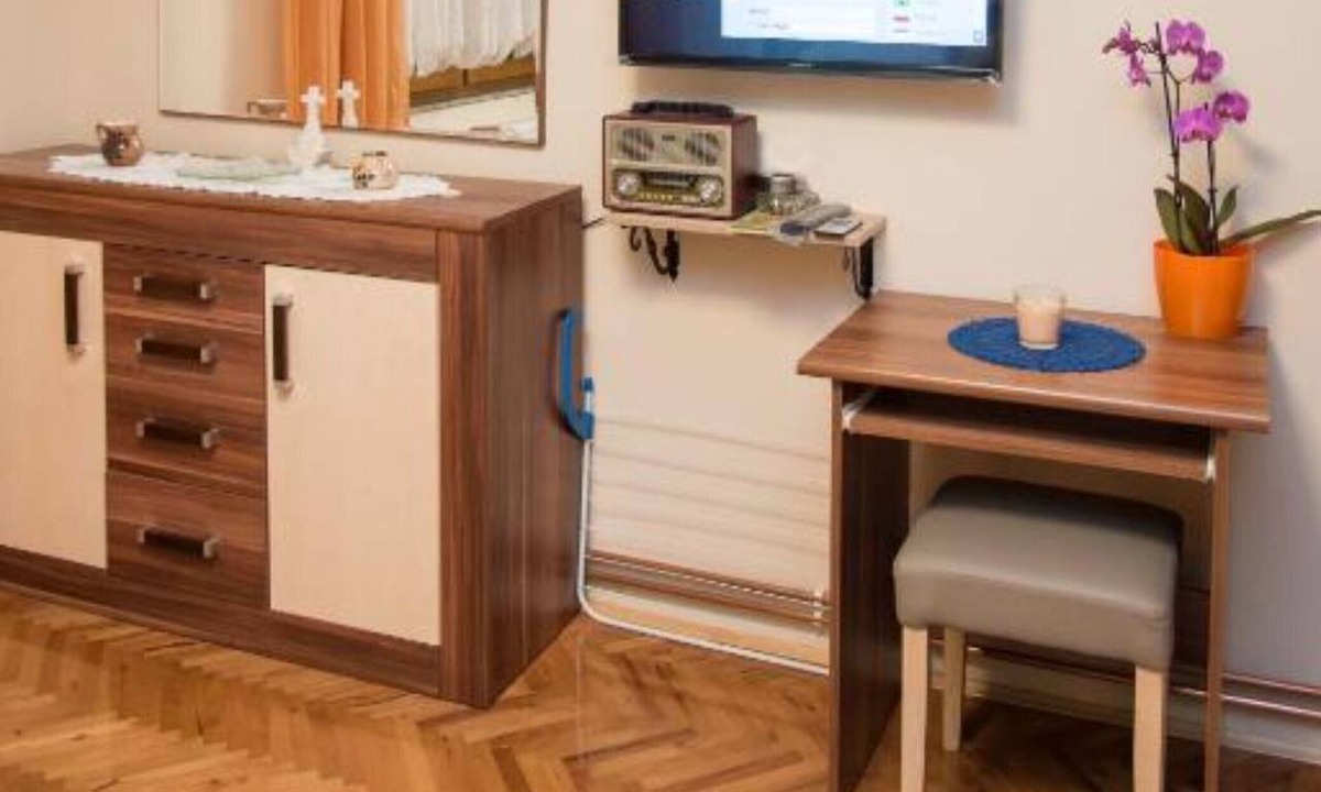 Daruvar House | Comfort Twin Room With Shared Kitchen And Bathroom