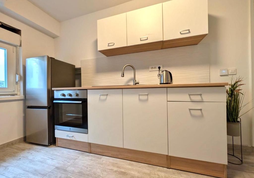 Sesvete Apartment | Comfy Studio w Balcony