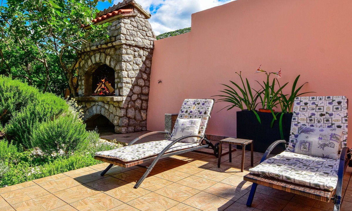 Sibinj Krmpotski Apartment | Cosy apartment for 4 people with WIFI, A/C, TV and terrace