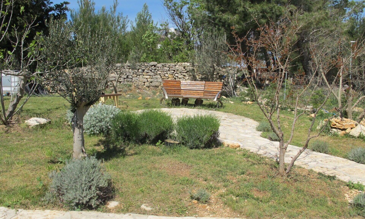 Pridraga Apartment | Cosy apartment for 4 people with A/C, WIFI, TV, terrace and pets allowed