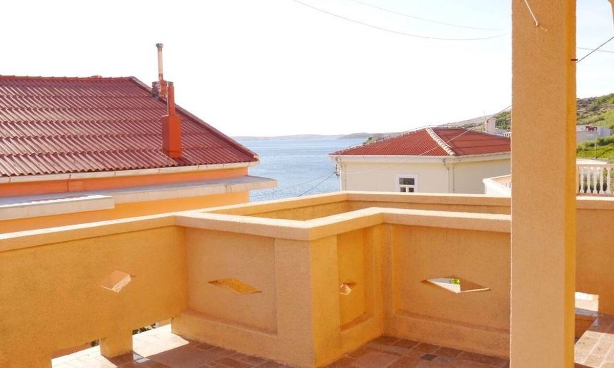 Metajna Apartment | Cozy 1 Bedroom Apartment With sea View