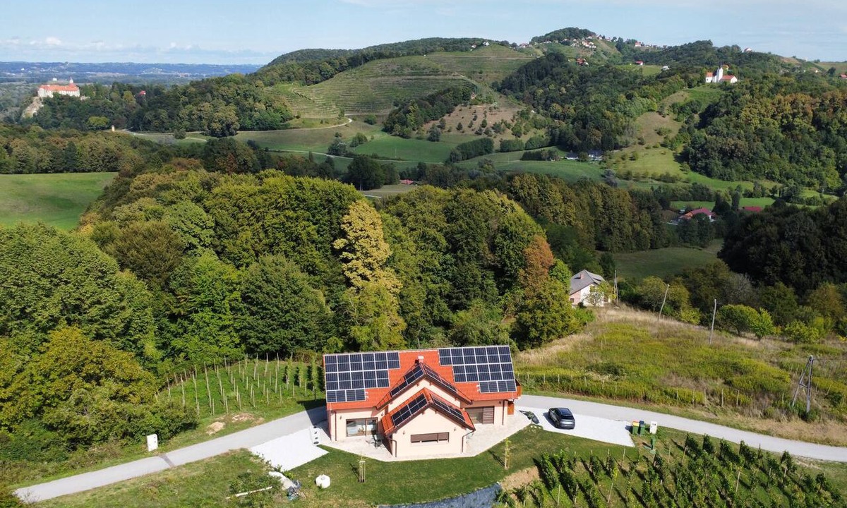Gorisnica House | Cozy 2-bedroom house in charming Gradišča with AC and Sauna