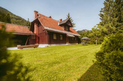 Gozd Martuljek Apartment | Cozy Alpine House