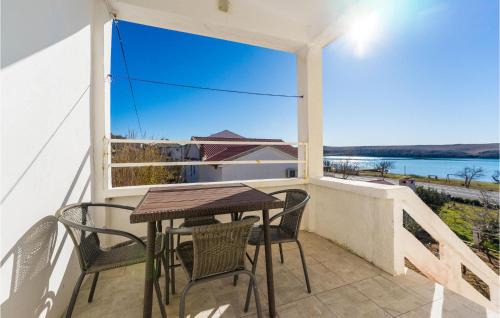 Dinjiska Apartment | Cozy Apartment In Dinjiska With House Sea View