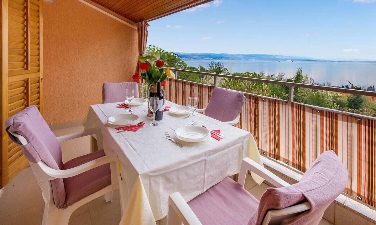 Opric Apartment | Cozy apartment in Lovran with house sea view