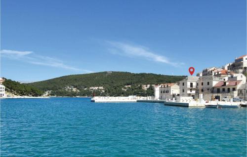Pucisca Apartment | Cozy Apartment In Pucisca With House Sea View