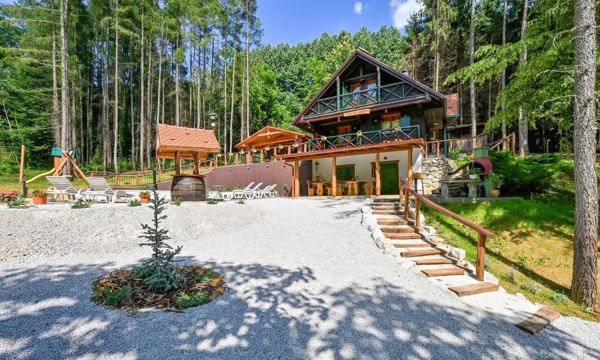 Klenovnik House | Cozy home in Klenovnik with sauna