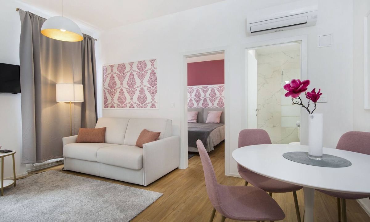 Ljubljana City Centre Apartment | Cute apartment in Ljubljana. Traffic free street. 1 minute to Dragon Bridge.