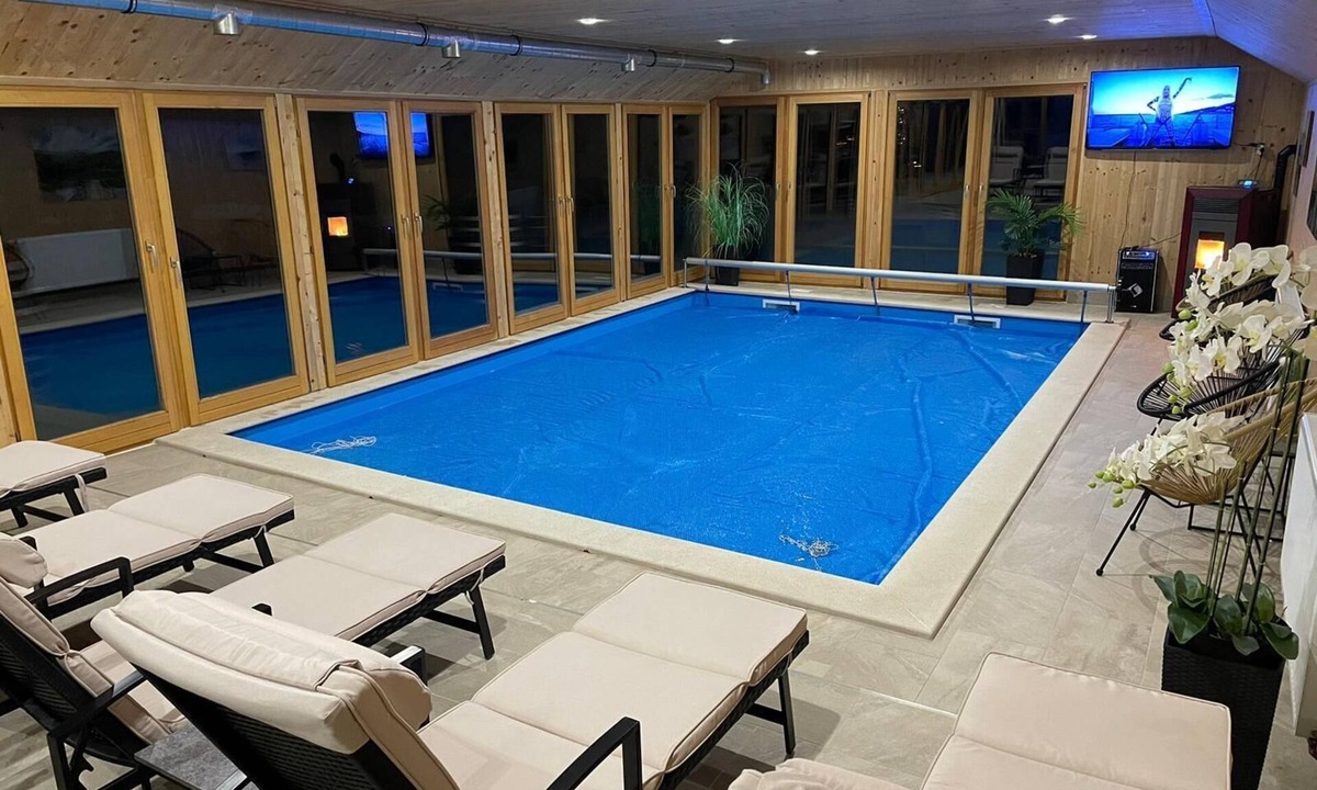 Brod Moravice Apartment | DAVID App: A heated pool just for you