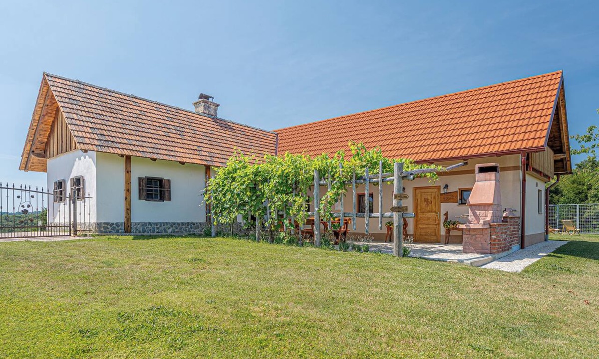 Ljutomer House | Deer's Hill - Sauna, Hot Tub, Garden, Mala Nedelja, Slovenia