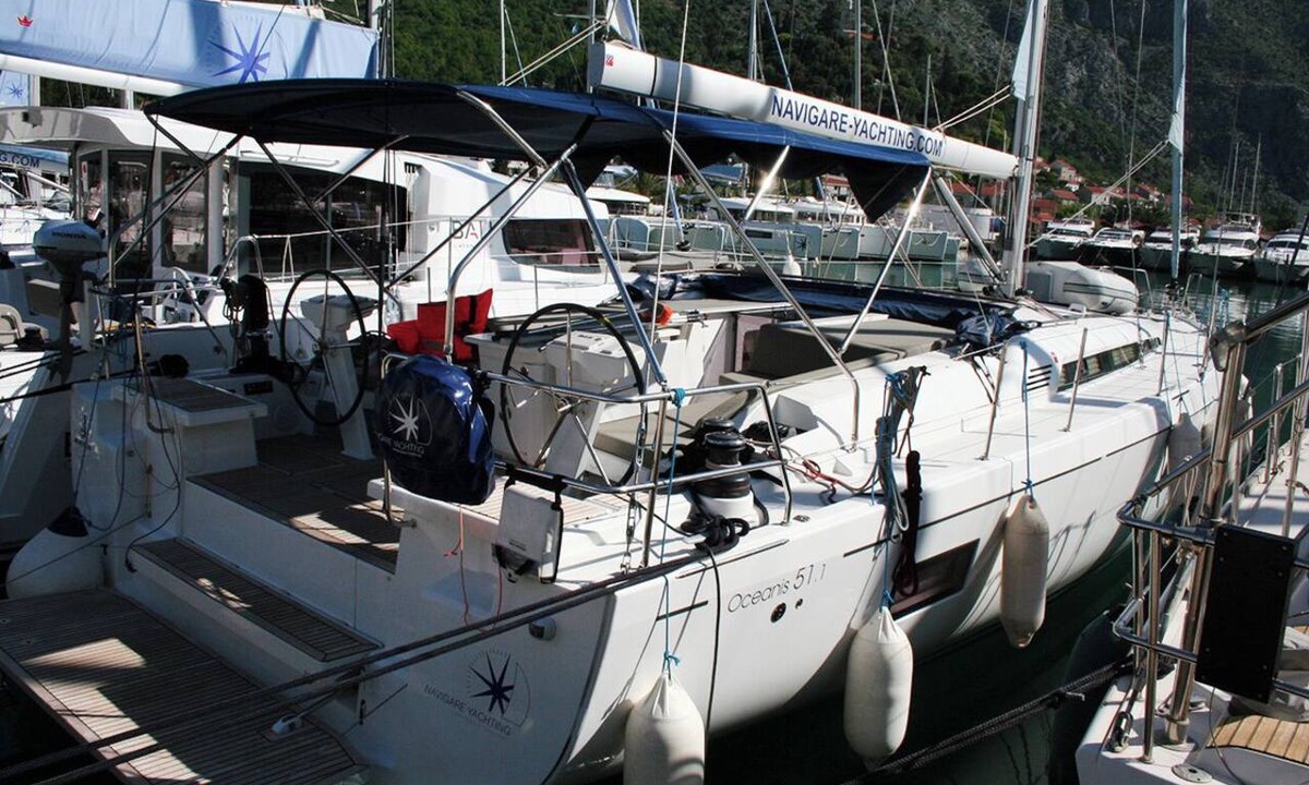 Komolac Boat Rental | Dubrovnik Delight: A Sun-Kissed Sailing Experience