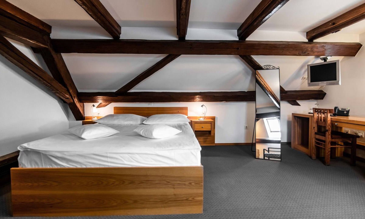 Cerklje na Gorenjskem Hotel | Dvor Jezeršek Brnik