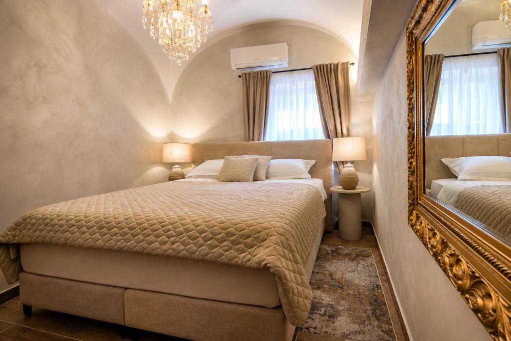 Ljubljana Old Town Apartment | Emona Old Town Residence