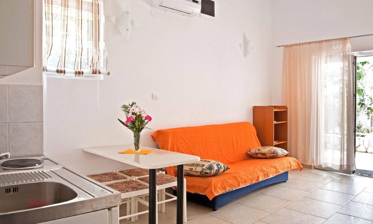 Kolan House | Family-friendly, cozy stone holiday house