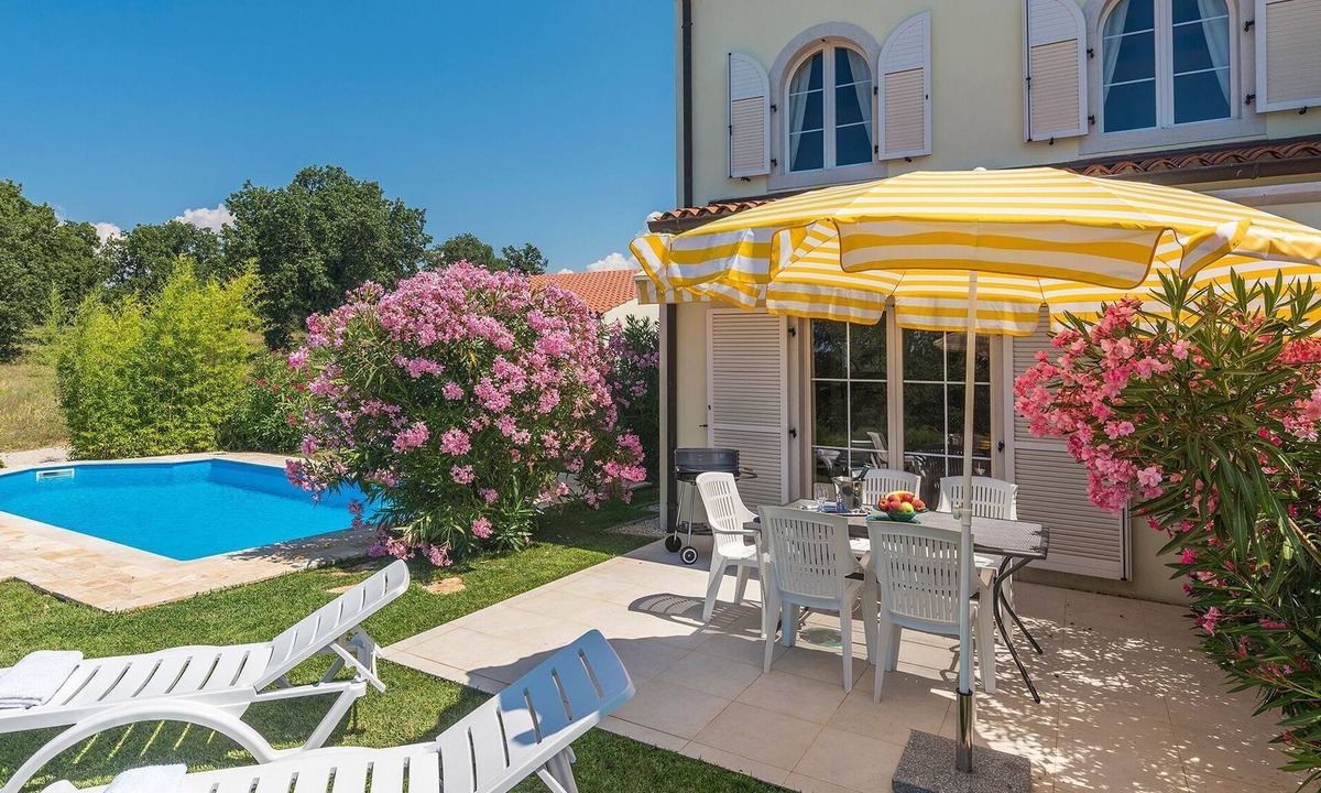 Cervar Cottage | Family house in a peaceful location, with private pool and BBQ in garden