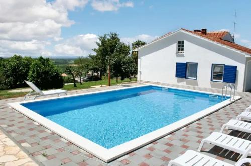 Buje Villa | Family villa in Buje with pool and sea view