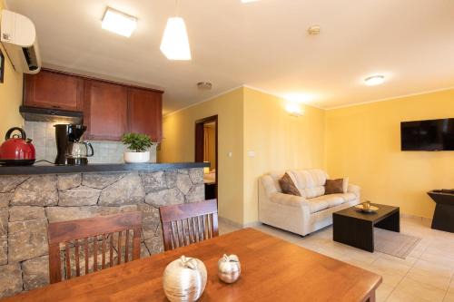 Brzac Apartment | Ferienwohnung für 4 Personen ca 35 qm in Brzac, Kvarner Bucht Krk