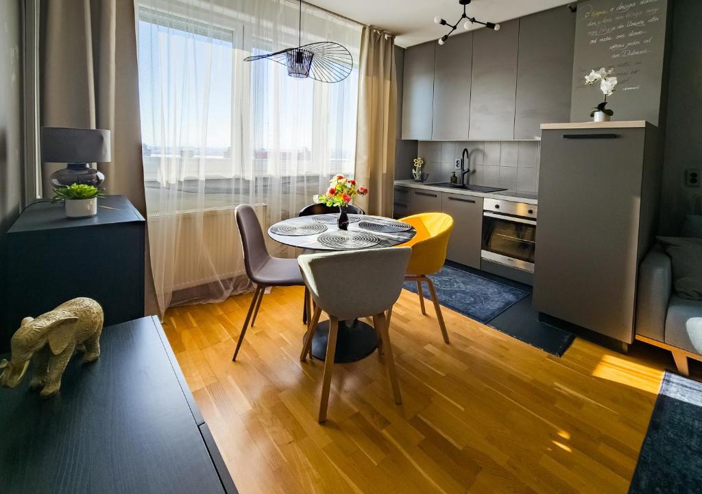 Novi Zagreb Apartment | Flexible SelfCheckIns 65/Arena/New