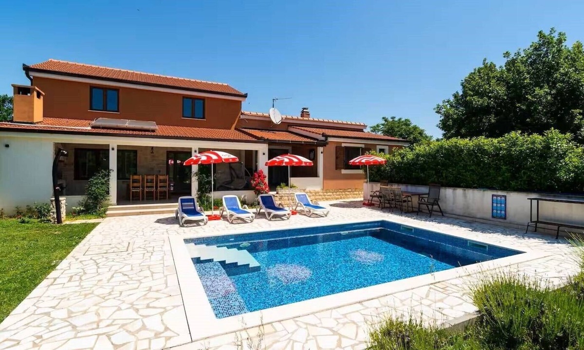 Sinj House | Four Bedroom Holiday Home