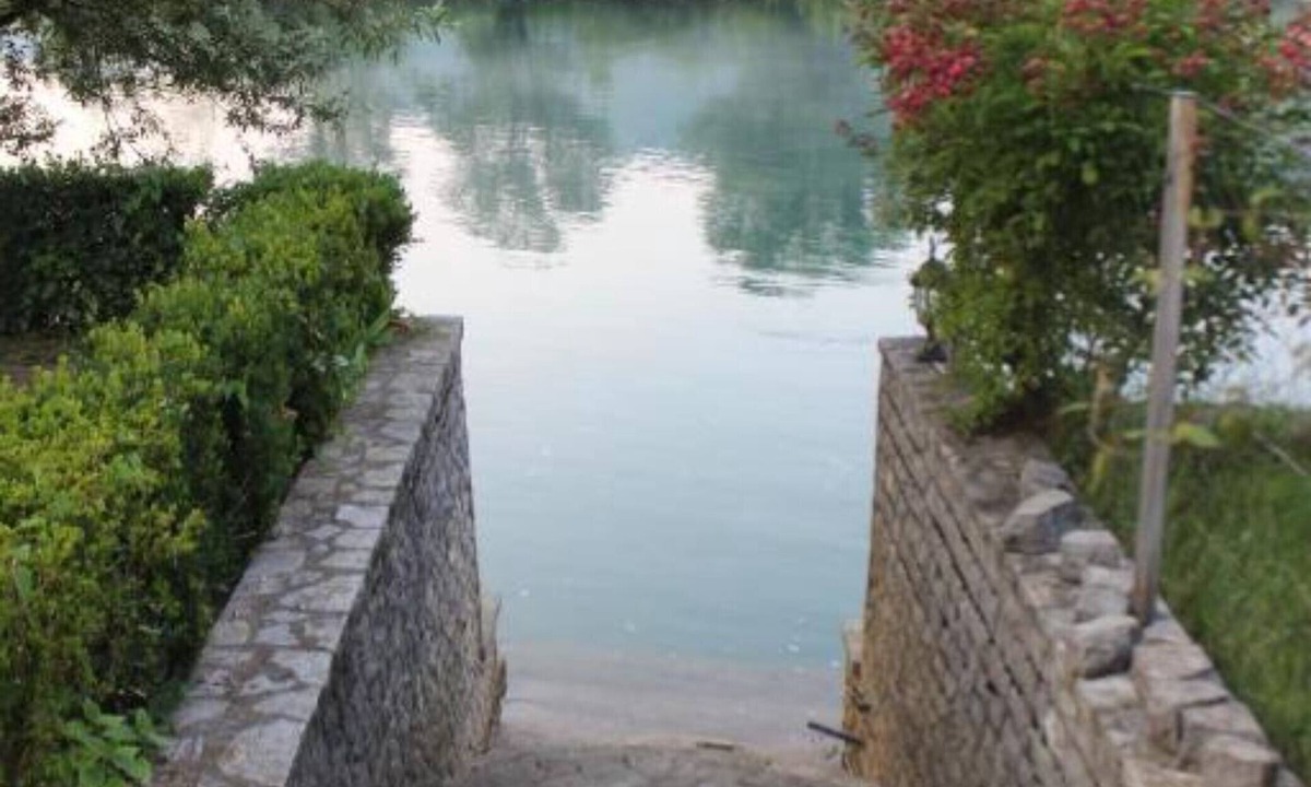Bihac House | Four bedroom house with river view