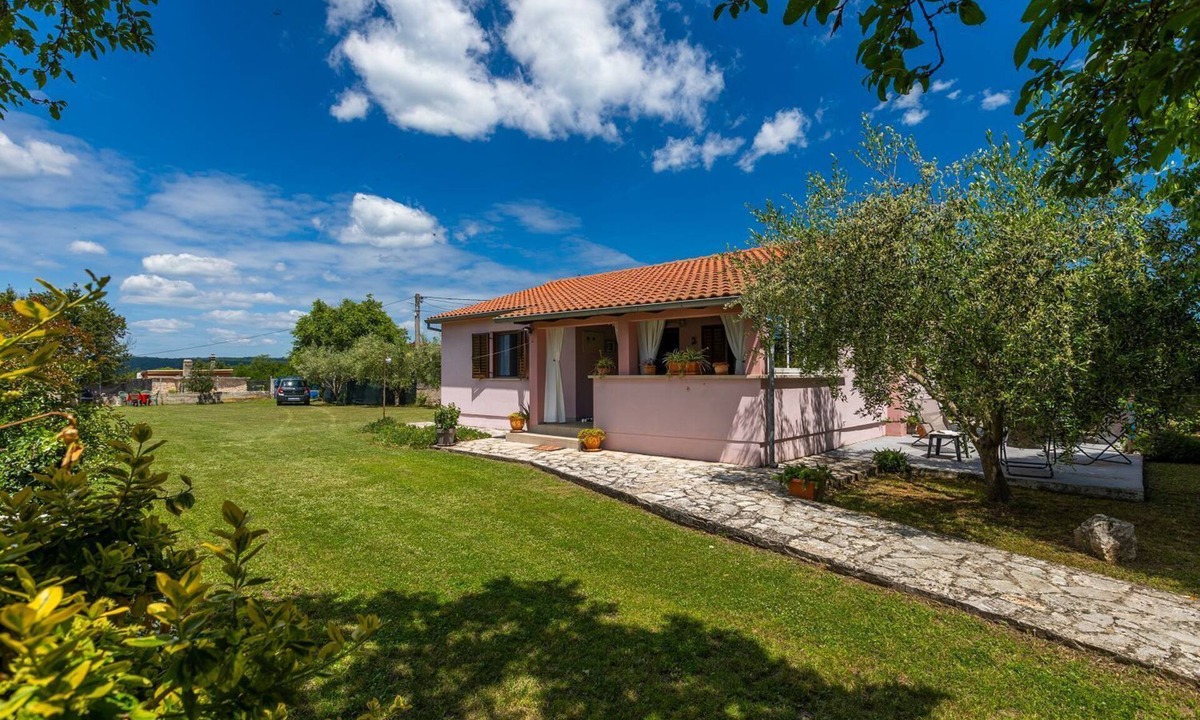 Rakalj House | Fully fenced holiday home, your pet is also welcome
