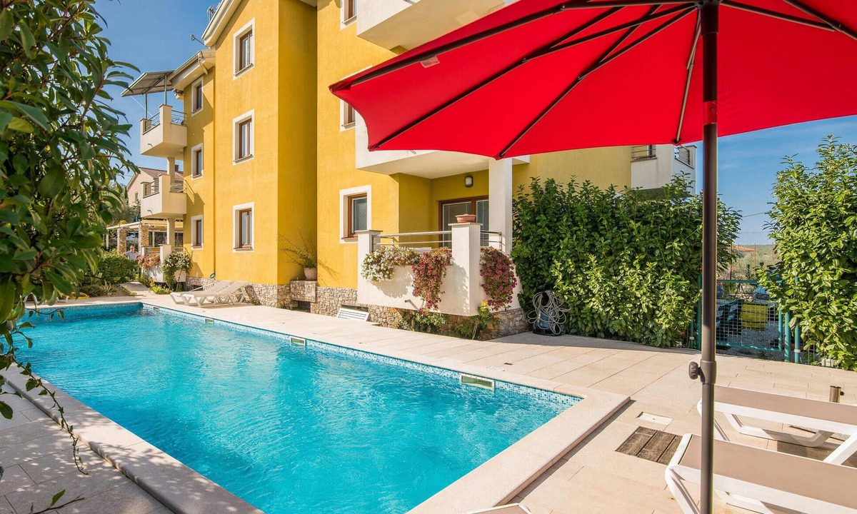Salatic Apartment | Gorgeous apartment in Salatici
