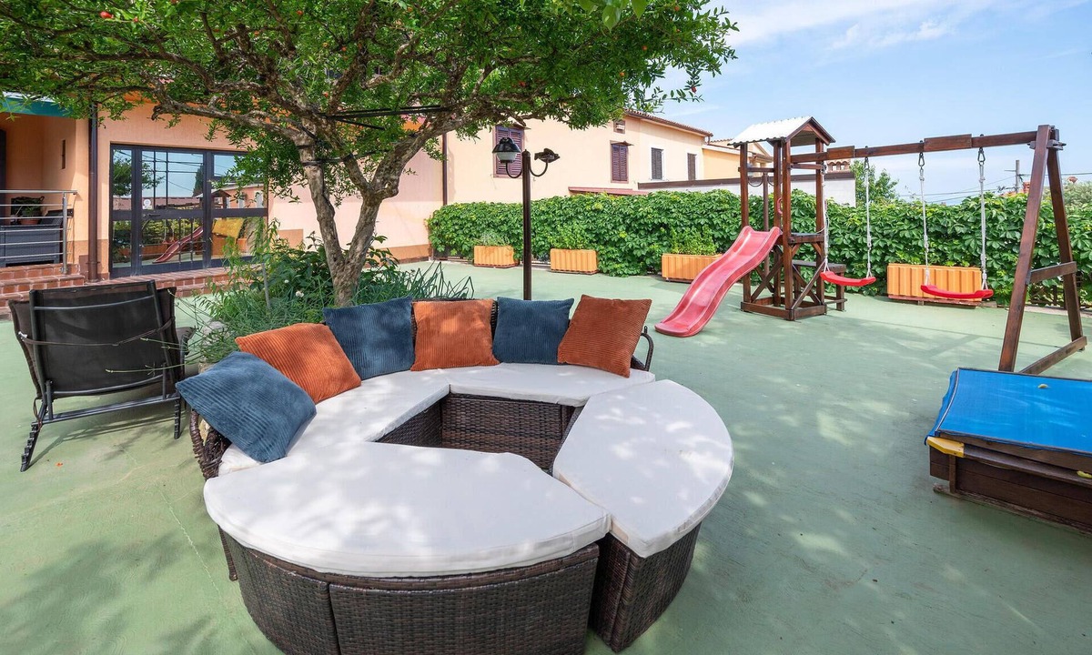 Marcana Apartment | Gorgeous apartment in Peruski with house sea view