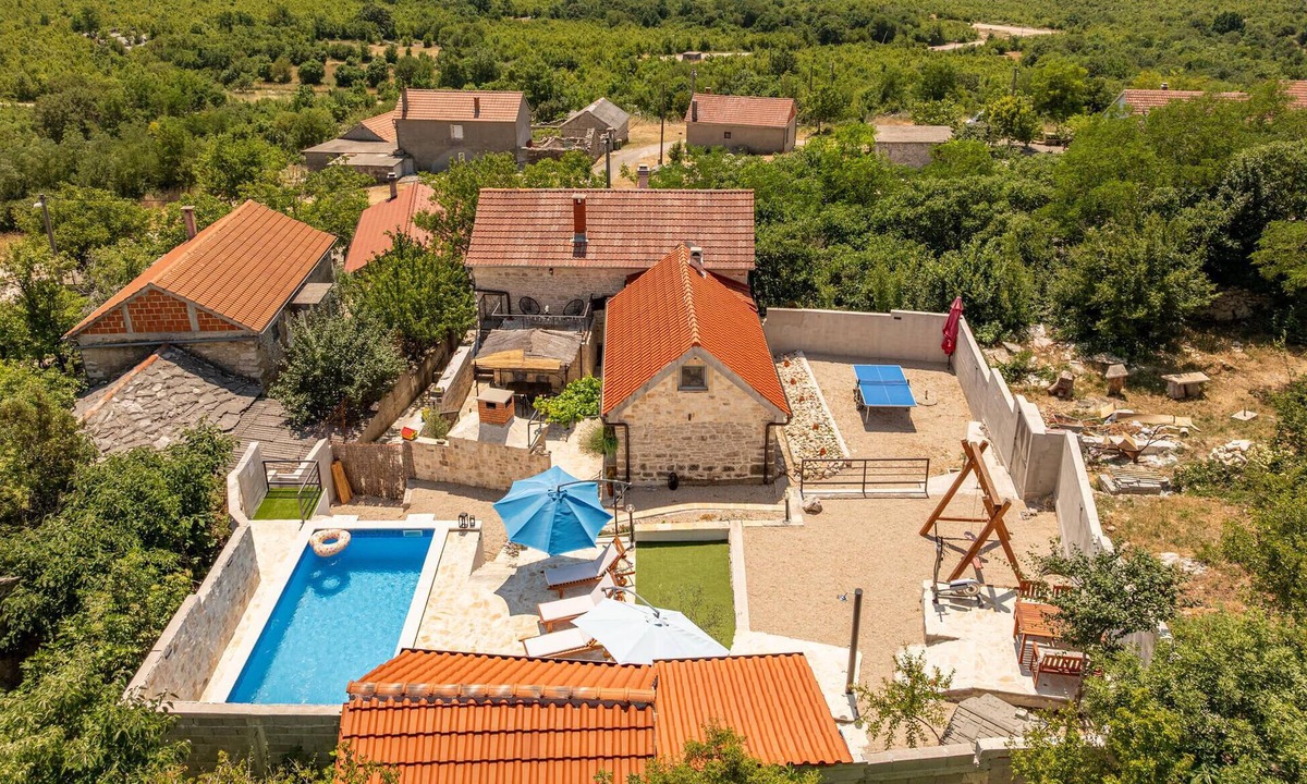Benkovac House | Gorgeous home in Bruska with private swimming pool, can be inside or outside