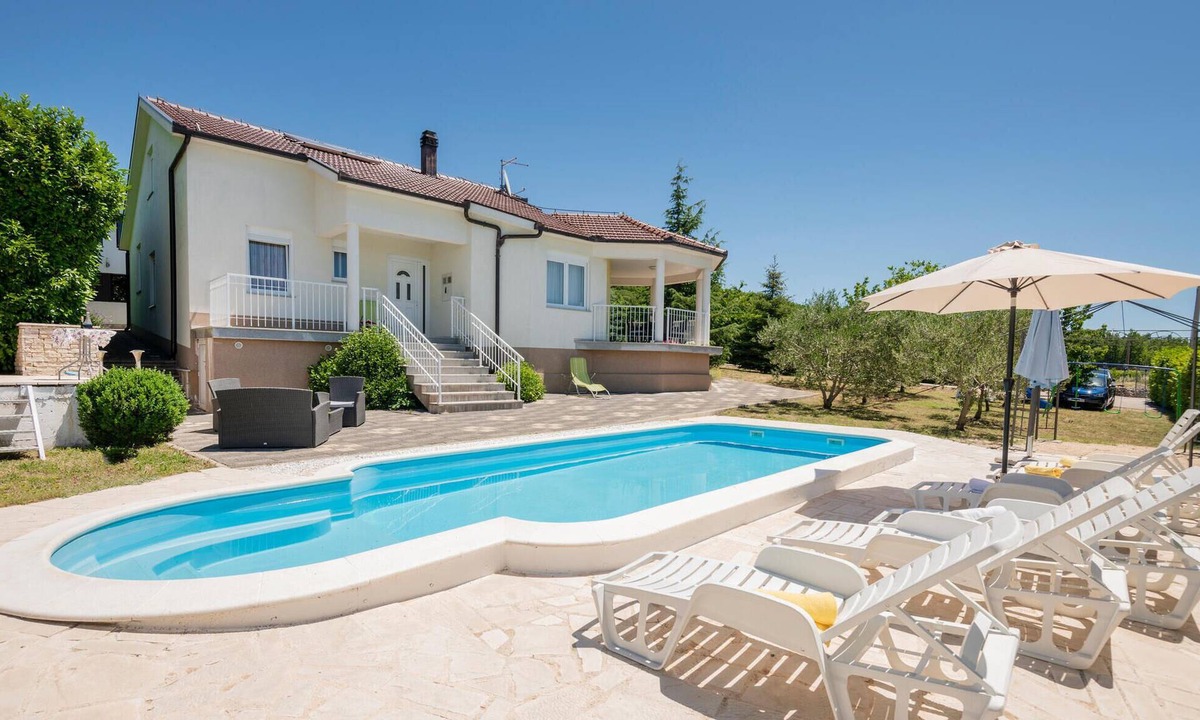 Imotski House | Gorgeous home in Vinjani Donji
