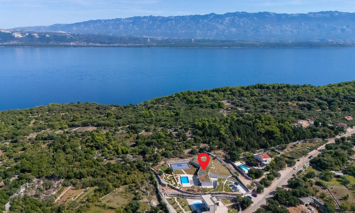 Lun House | Gorgeous home in Lun with sauna